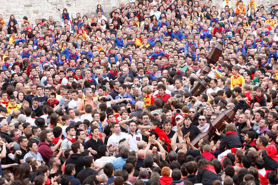 Giovedì come tradizione vuole si svolgerà a Gubbio la Festa dei Ceri piccoli organizzata dall’Associazione Maggio Eugubino.