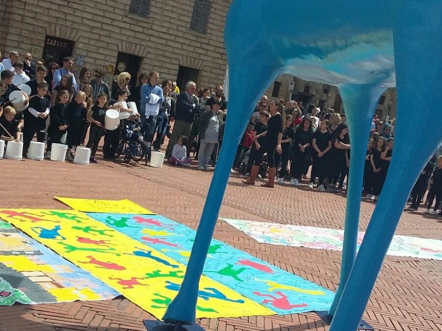 I bambini del tempo pieno e di Scorcello realizzano un grande progetto: viaggio -movimento verso l'ignoto-