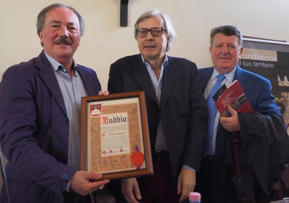 Il Maggio conferisce la Patente da Matto a Vittorio Sgarbi