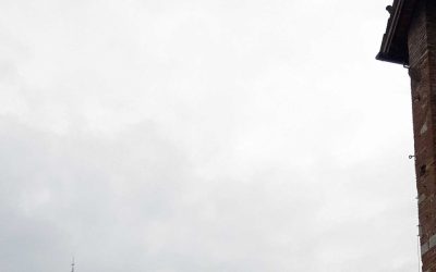 “Ce vedemo sotto l'orologio!” Sì ma a che ora?