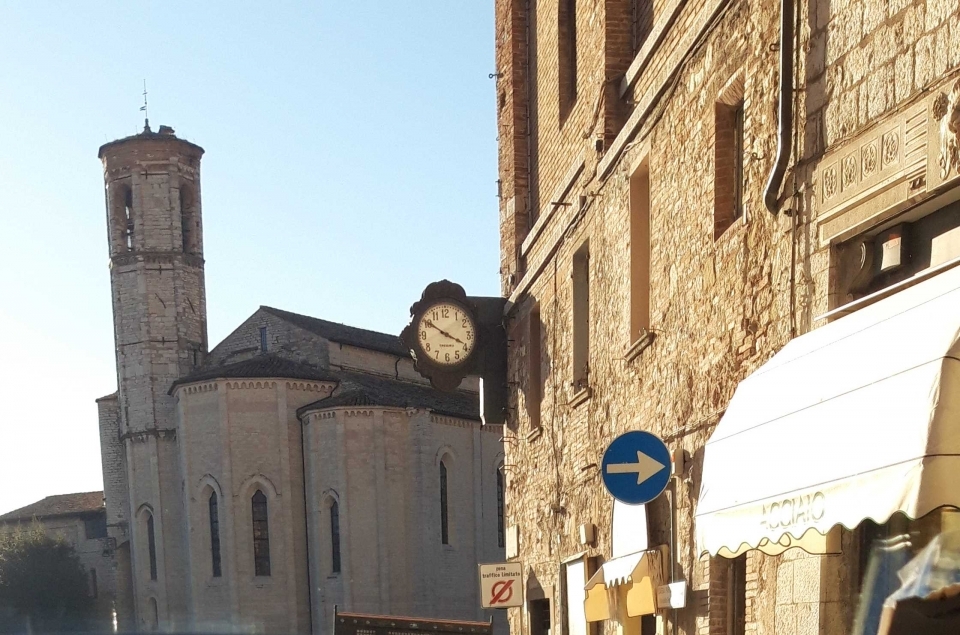 Il tempo passa sotto l'orologio, la manutenzione no.