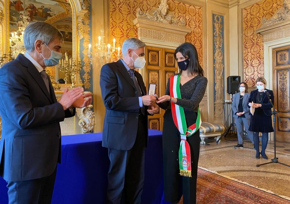 Consegnata ieri al figlio Davide, eugubino, la medaglia d’onore della Presidenza della Repubblica.