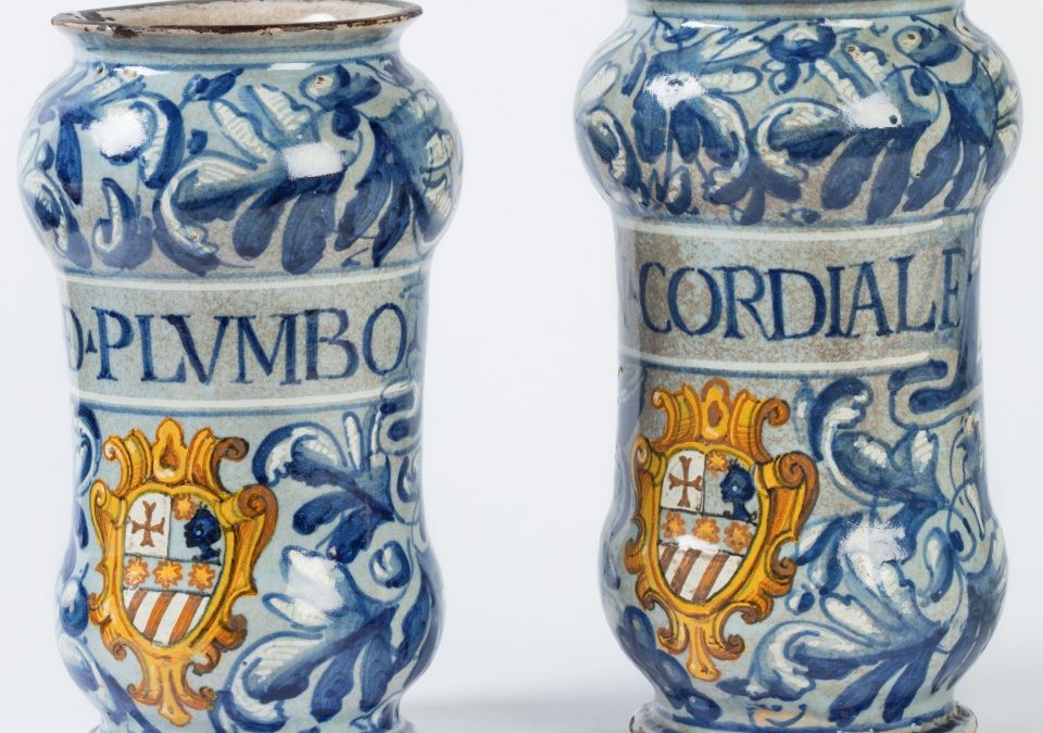In Belgio due albarelli di un’antica spezieria eugubina di Ettore A. Sannipoli