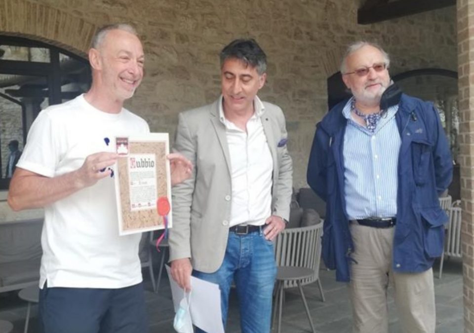 Patente da Matto Onorario al conduttore radiofonico LINUS